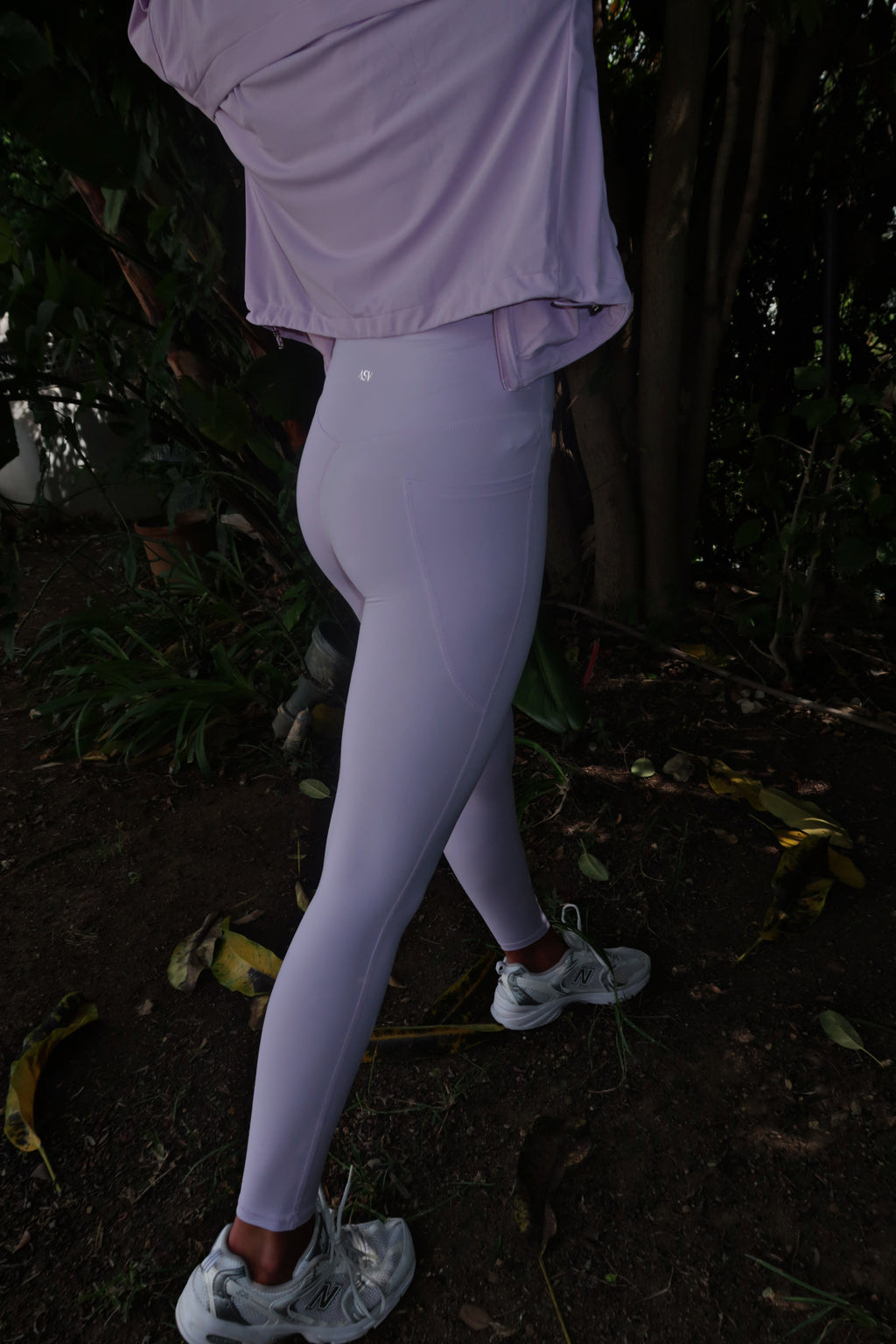 ESSENTIAL SUPERSOFT LEGGINGS