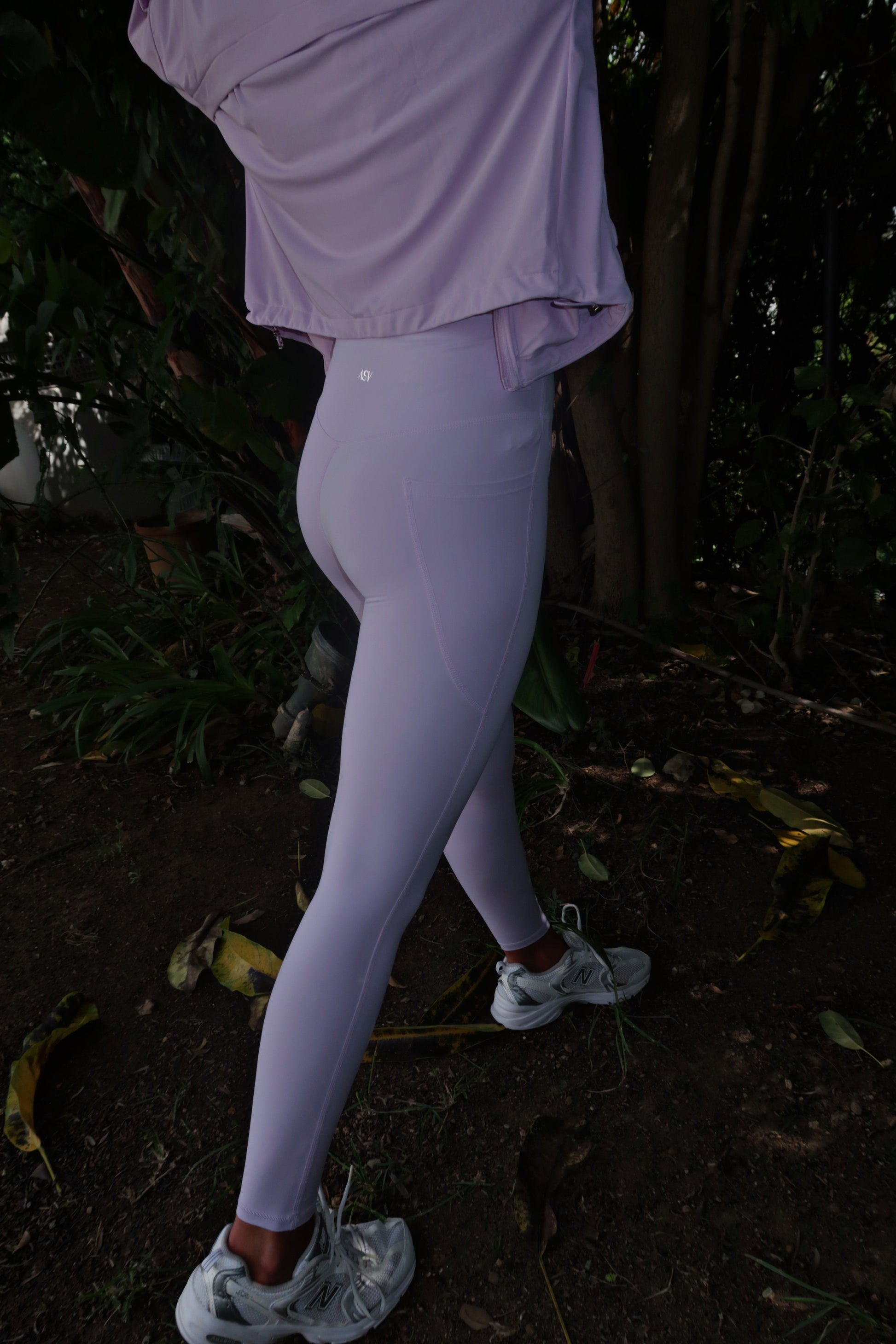 ESSENTIAL SUPERSOFT LEGGINGS