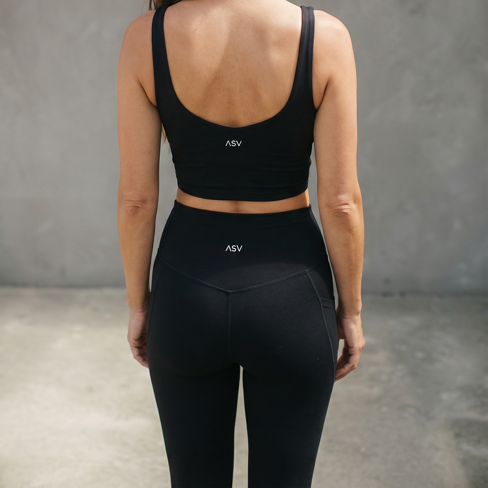 ESSENTIAL SUPERSOFT LEGGINGS - BLACK