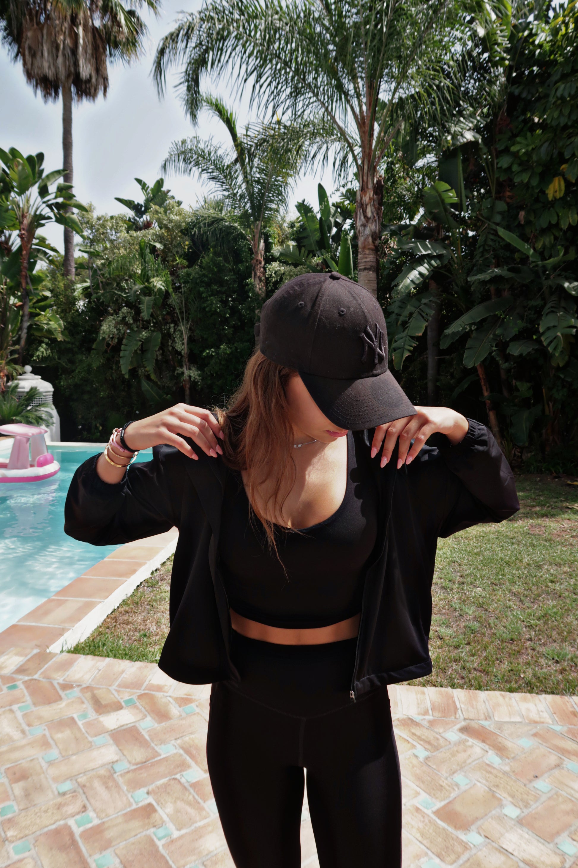 ESSENTIAL CROPPED JACKET