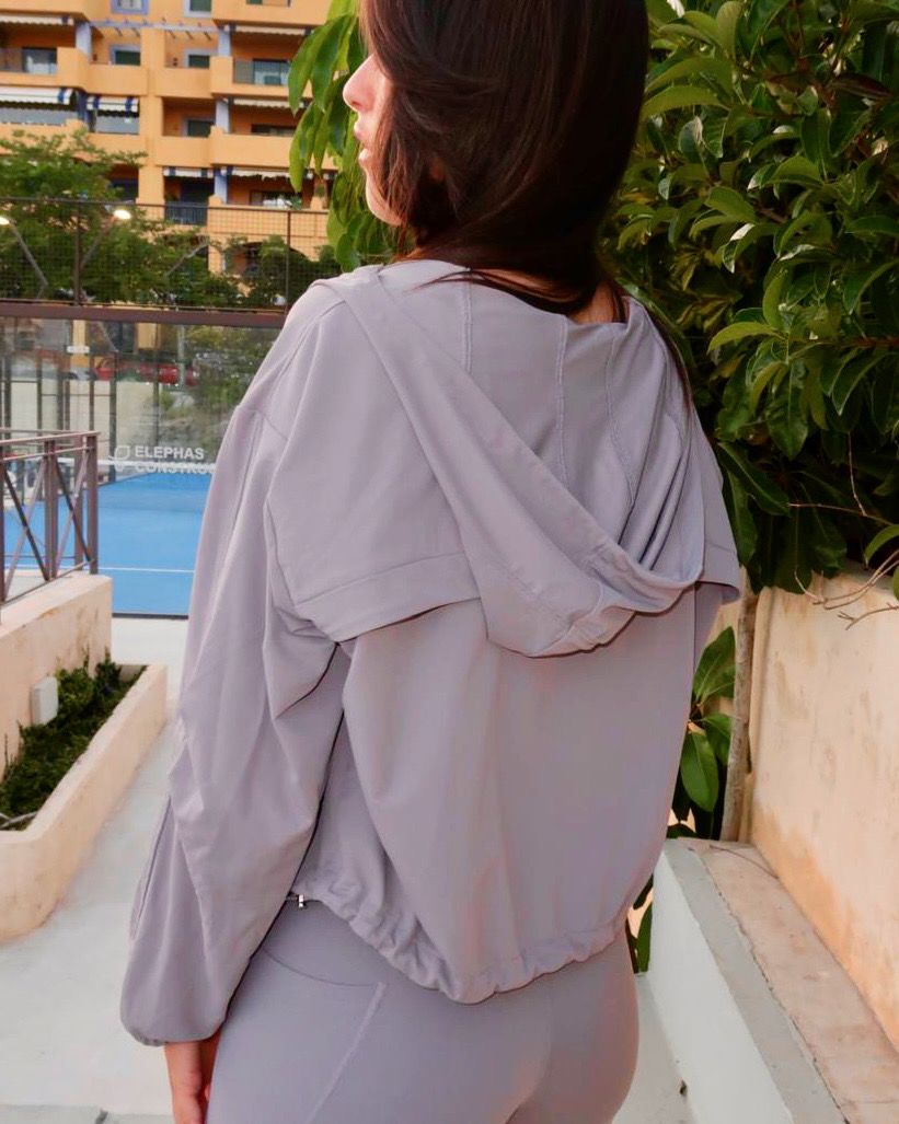 ESSENTIAL CROPPED JACKET